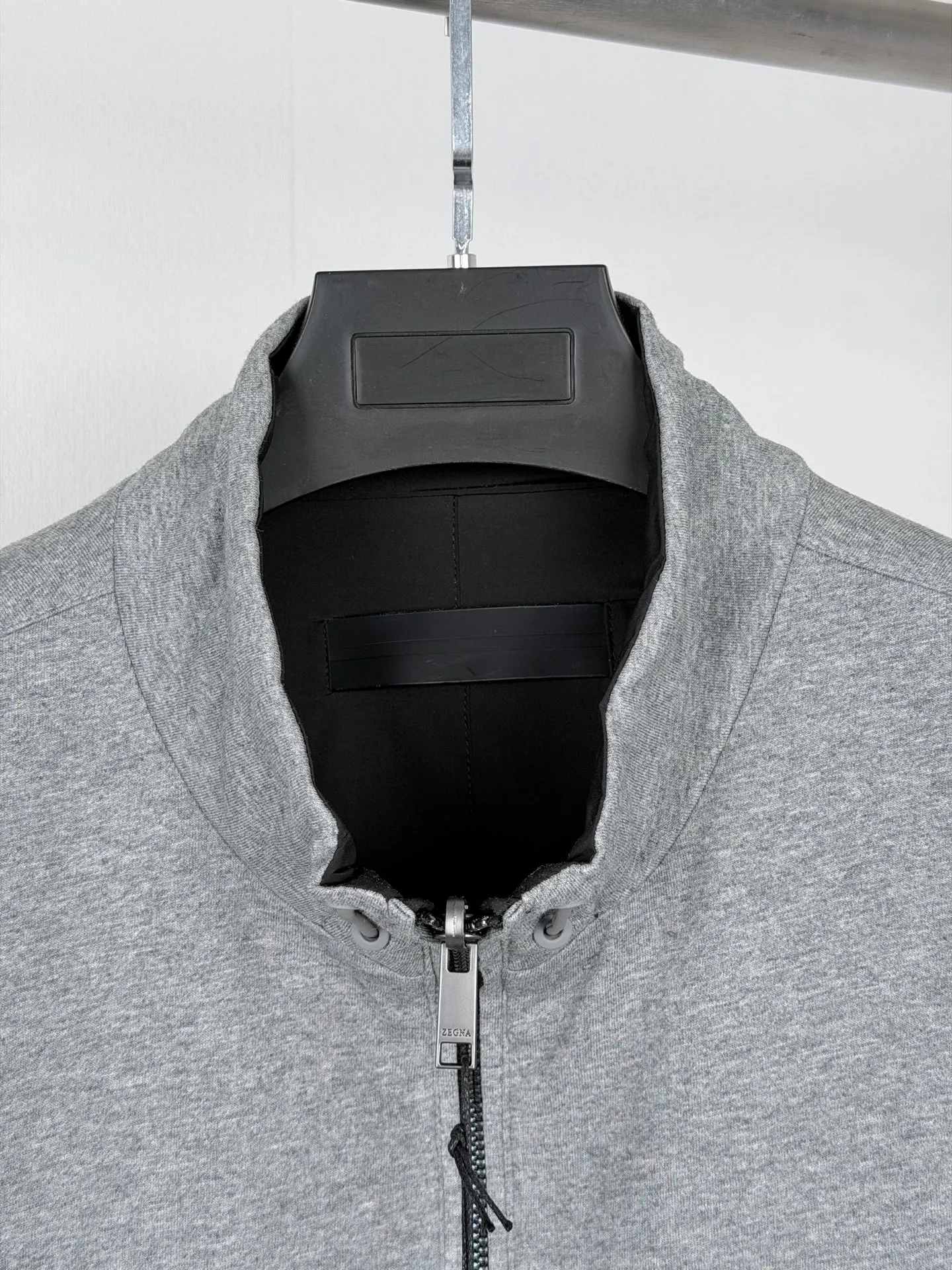 ZEGNA/ Brezza ： 100% ， Wear-Resistant 。 ， ， ， ， 。 Rebound ， ， ， 。 ， ， 。 ， ， 。 ， ， ， ， ， ， 。 ： LOGO， ， 、 、 。 ， ， 。 ， ， ， ， ±0.1mm ， 。 ： Size：46 48 50 52